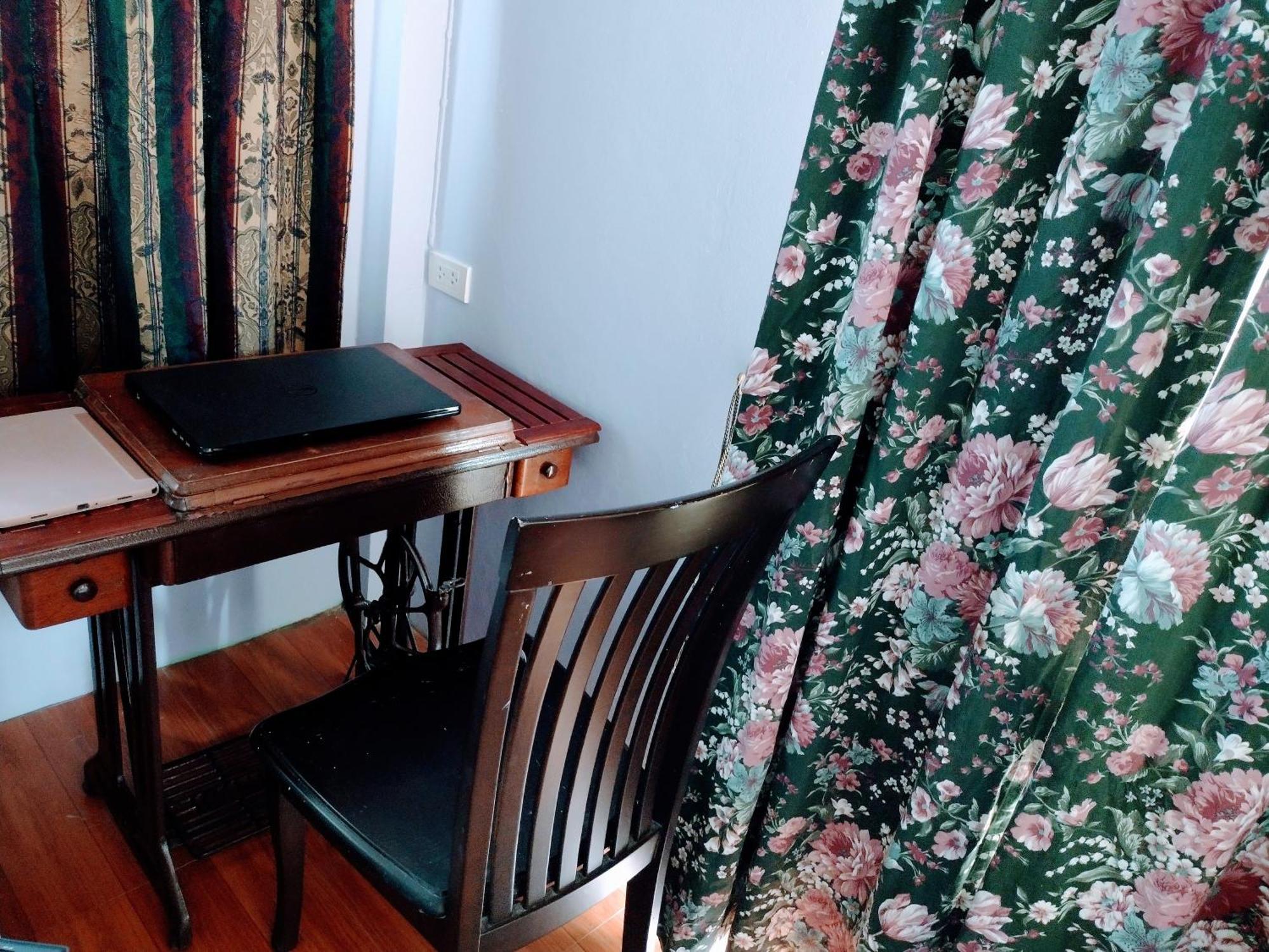 Mango Tree Guestroom Bangkok Esterno foto