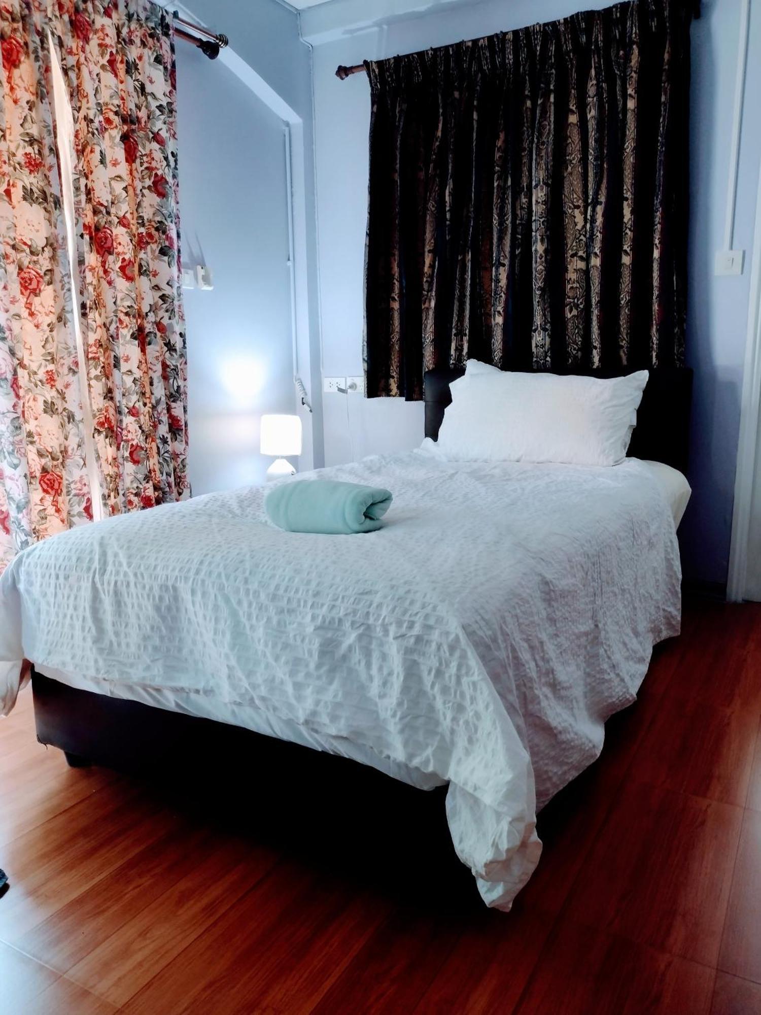 Mango Tree Guestroom Bangkok Esterno foto
